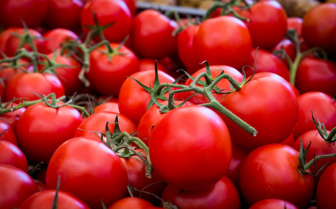 a-pile-of-red-tomatoes